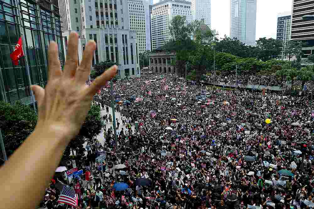 A protester holds up five fingers during a rally to the US Consulate General in Hong Kong September 8, 2019. u00e2u20acu201d Reuters pic