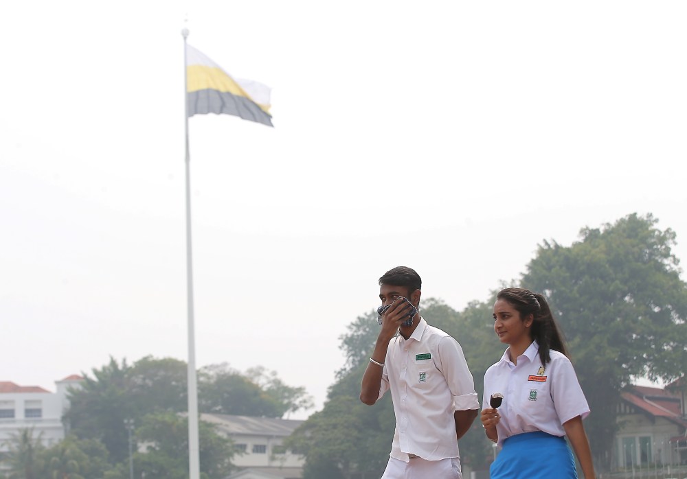 Ipoh is shrouded in haze and schools located in the Seri Manjung area have been advised to close after the API reached an unhealthy reading of 203. u00e2u20acu201d Picture by Farhan Najib