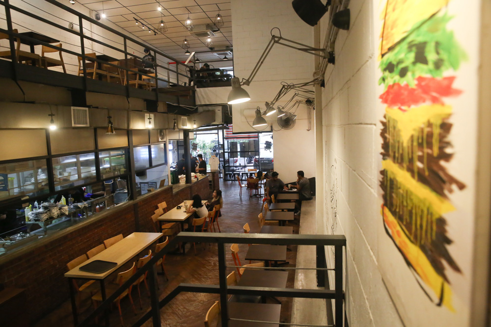 From September 16 onwards, the Krispy Kreme and myBurgerLab doughnut burger will be available at all myBurgerLab outlets including their Sunway one.