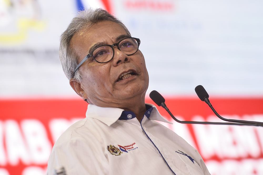 Entrepreneur Development Minister Mohd Redzuan Yusof speaks during the u00e2u20acu02dcMalaysia Cooperative Societies Commissions Programmeu00e2u20acu2122 in Cyberjaya September 21, 2019. u00e2u20acu2022 Picture by Miera Zulyana