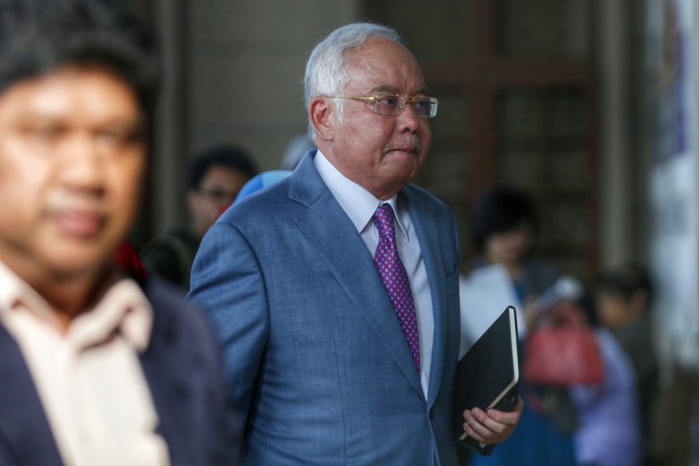 Datuk Seri Najib Razak arrives at the Kuala Lumpur High Court September 23, 2019. ― Picture by Ahmad Zamzahuri