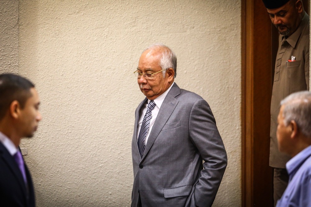 Datuk Seri Najib Razak leaves the Kuala Lumpur Courts Complex September 5, 2019. — Picture by Hari Anggara