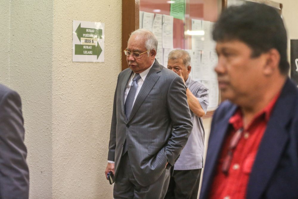 Datuk Seri Najib Razak arrives at the Kuala Lumpur High Court September 26, 2019.— Picture by Firdaus Latif