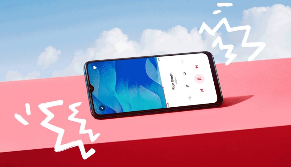 Key highlight features such as a 5,000mAh battery and stereo speaker playback with Dolby Atmos enhancement has been retained for the cheaper device. u00e2u20acu201d Picture via SoyaCincau