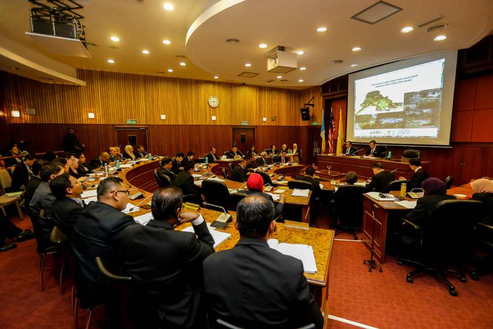 Councillors assemble as Penang Mayor Datuk Yew Tung Seang chairs the Budget meeting in George Town September 18, 2019. u00e2u20acu2022 Picture by Sayuti Zainudin