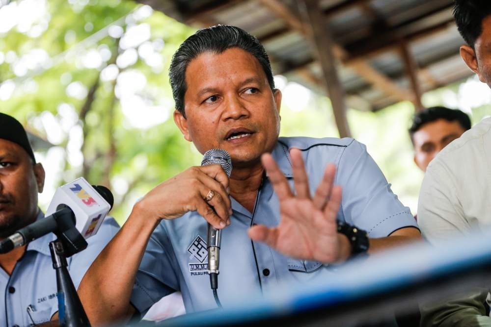 Gerakan Pembela Ummah Pulau Pinang Chairman Mohd Akhir Che Mat speaks to reporters at Permatang Damar Laut September 3, 2019. u00e2u20acu2022 Picture by Sayuti Zainudin