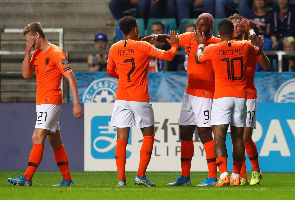 Netherlands' Ryan Babel celebrates with team mates after scoring the first goal against Estonia, September 9, 2019. u00e2u20acu2022 Reuters pic