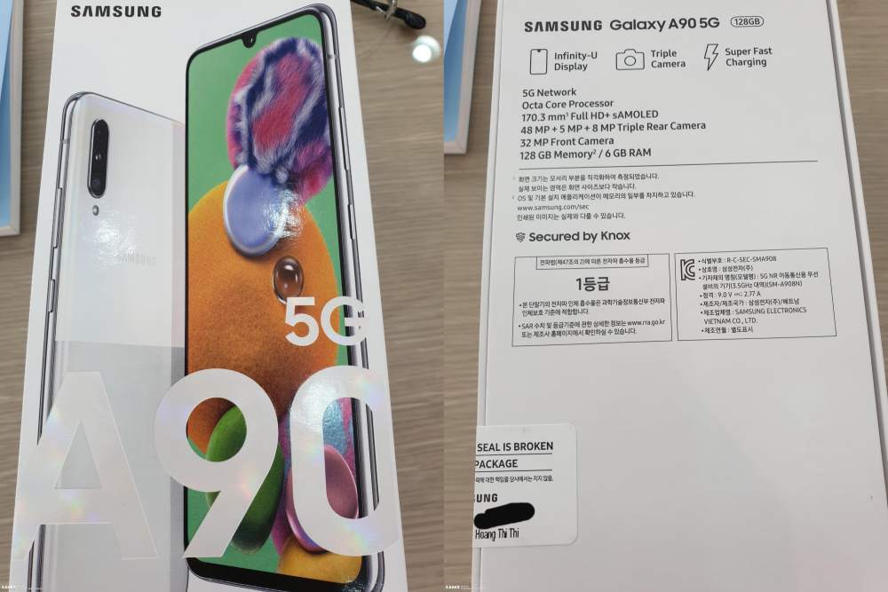 A couple of high-resolution photos of the retail box has surfaced online and it looks like a Galaxy A70. u00e2u20acu2022 Picture via SoyaCincau