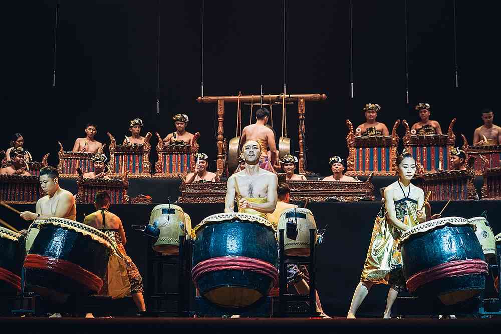 Gamelan meets Chinese lion drums in Hands Percussionu00e2u20acu2122s u00e2u20acu02dcTaksu.u00e2u20acu2122 u00e2u20acu201d Picture courtesy of Thum Chia Chieh