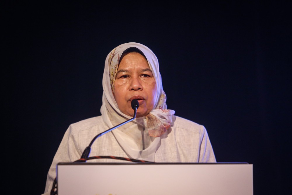 Housing and Local Government Minister Zuraida Kamaruddin speaks during the launch of the u00e2u20acu02dcMalaysia Smart Cities Frameworku00e2u20acu2122 in Kuala Lumpur September 23, 2019. u00e2u20acu2022 Picture by Hari Anggara