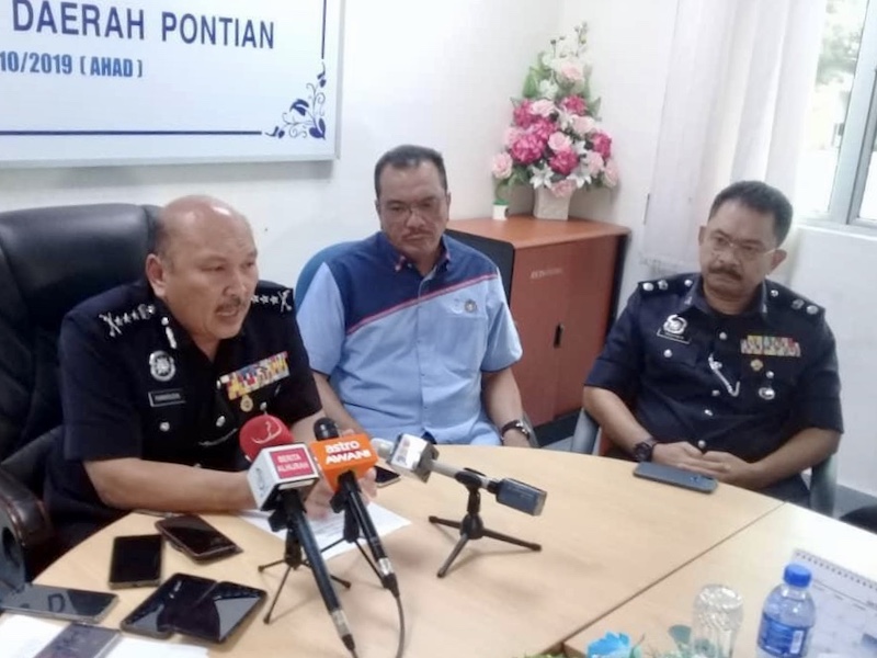Johor police chief Datuk Mohd Kamarudin Md Din (left) said police have divided the entire operation for the Tanjung Piai by-election into three phases. u00e2u20acu201d By Ben Tan
