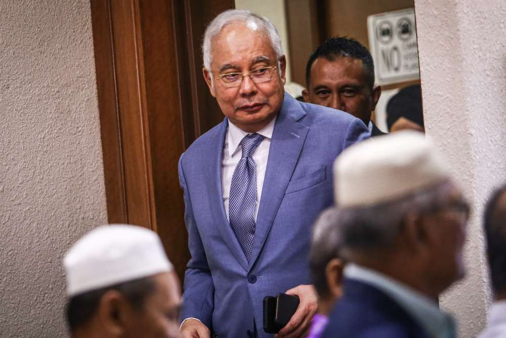 Datuk Seri Najib Razak is pictured at the Kuala Lumpur Court Complex October 16, 2019. ― Picture  by Hari Anggara