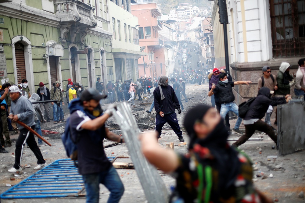 Demonstrators are seen while clashing with riot police during protests after Ecuadoru00e2u20acu2122s President Lenin Morenou00e2u20acu2122s government ended four-decade-old fuel subsidies, in Quito, Ecuador October 3, 2019. u00e2u20acu201d Reuters pic