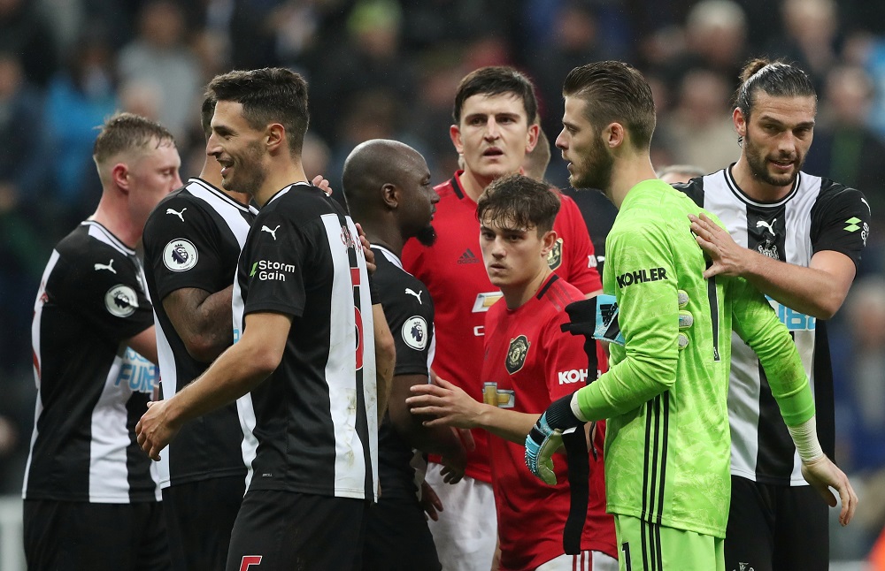 Manchester United's David de Gea with Newcastle United's Andrew Carroll at the end of the match at St Jamesu00e2u20acu2122 Park in Newcastle October 6, 2019. u00e2u20acu201d Reuters pic