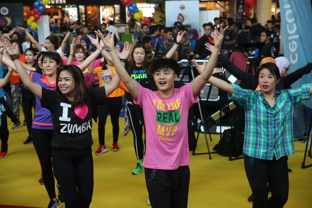 Participants doing the Zumba during the 2019 National Sports Month launch in IOI City Mall, Putrajaya October 1, 2019. — Picture by Choo Choy May