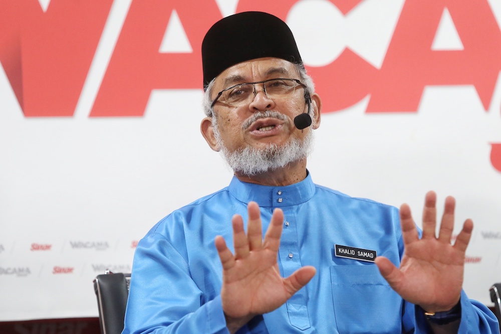 Federal Territories Minister Khalid Samad speaks during a Sinar Harian forum on Kampung Baru in Shah Alam October 4, 2019. u00e2u20acu201d Picture by Choo Choy May