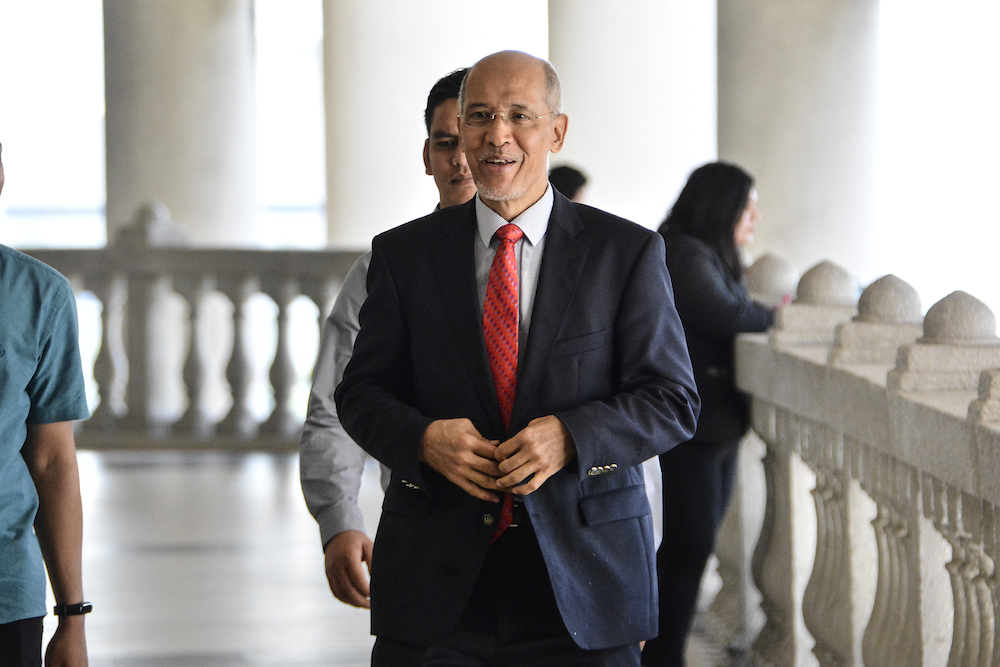 Tan Sri Bakke Salleh arrives at the Kuala Lumpur Courts Complex October 9, 2019. u00e2u20acu201d Picture by Shafwan Zaidon