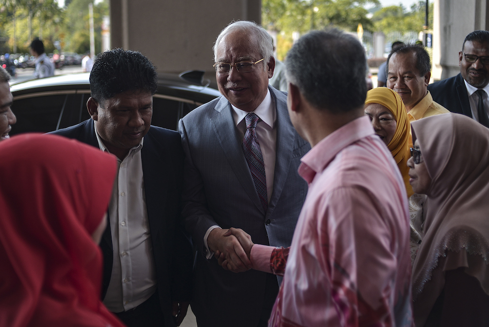 Former prime minister Datuk Seri Najib Razak arrives at the Kuala Lumpur Courts Complex October 9, 2019. — Picture by Shafwan Zaidon