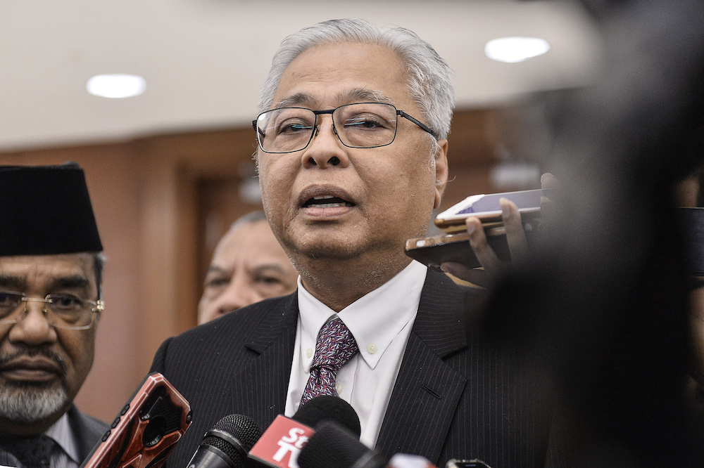 Opposition leader Datuk Seri Ismail Sabri Yaakob speaks to reporters in Parliament October 17, 2019. u00e2u20acu201d Picture by Miera Zulyana