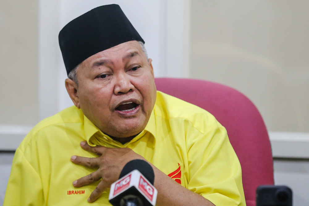 Parti Bumiputera Perkasa Malaysia (Putra) president Ibrahim Ali speaks during a press conference in Kuala Lumpur October 26, 2019. u00e2u20acu201d Picture by Firdaus Latif
