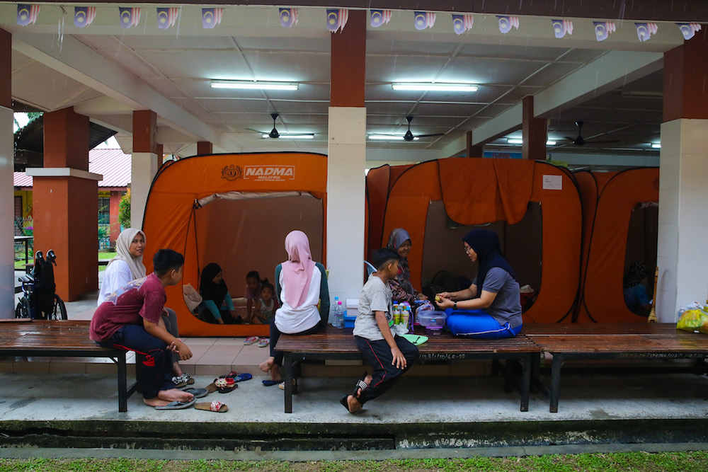 Flood victims seek shelter at an evacuation centre in Sekolah Parit Mahang in Jeram October 28, 2019. u00e2u20acu201d Picture by Yusof Mat Isa