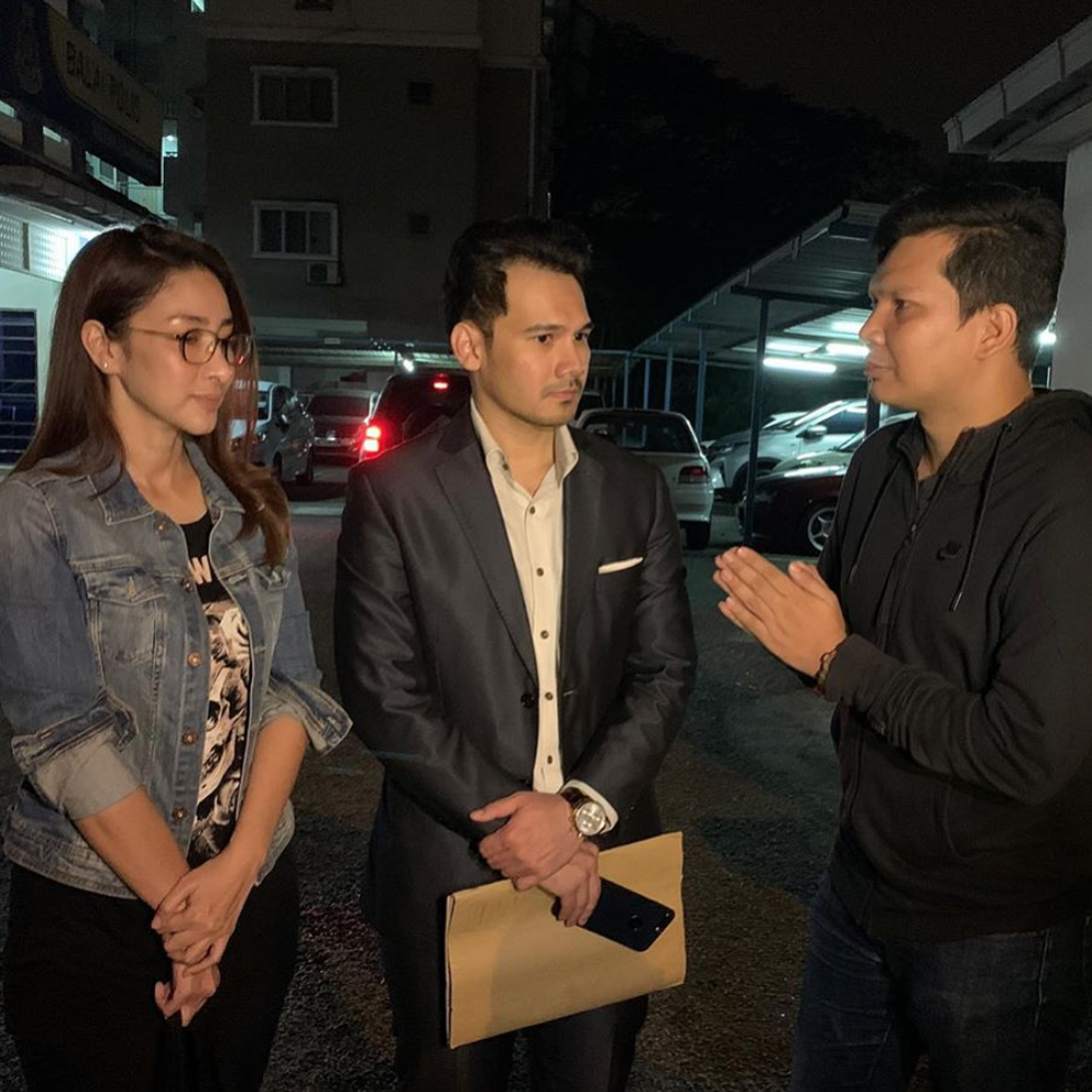 Hafiidz Ahmad Mustaffa (right) pictured with Rita (left) and her legal representative Mohd Syakirin Syazwan. — Picture from Instagram/ritrud727