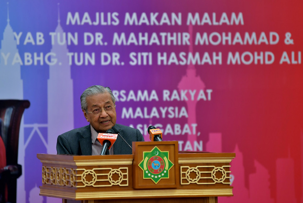 Prime Minister Tun Dr Mahathir Mohamad speaks at a dinner with some 80 members of the Malaysian diaspora in Turkmenistan October 27, 2019. u00e2u20acu201d Bernama pic