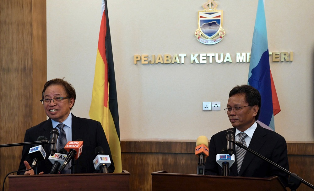 Sarawak Chief Minister Datuk Patinggi Abang Johari Openg (left) and Sabah Chief Minister Datuk Seri Mohd Shafie Apdal during a joint press conference in Kota Kinabalu October 14, 2019. u00e2u20acu201d Bernama pic