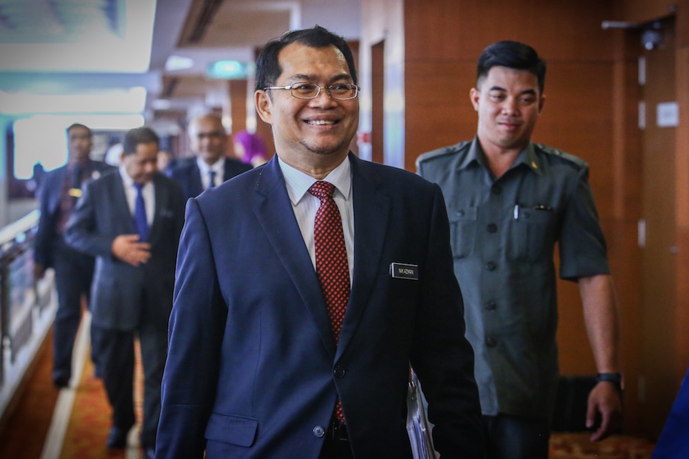 Auditor-General Datuk Nik Azman Nik Abdul Majid arrives in Parliament for the presentation of the Auditor-Generalu00e2u20acu2122s 2018 Report October 14, 2019. u00e2u20acu201d Picture by Hari Anggara