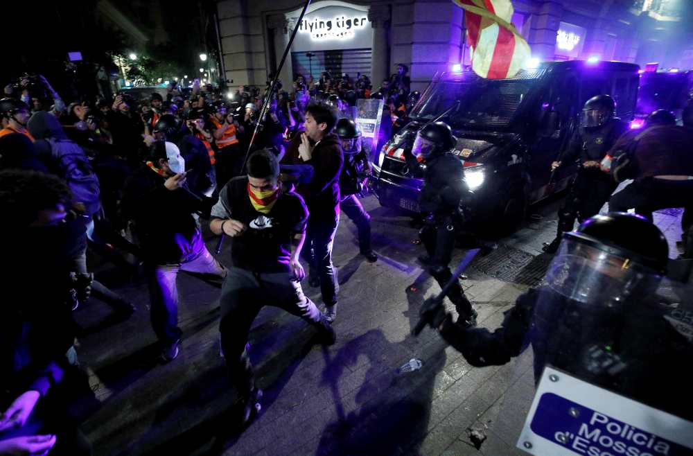 Catalan pro-independence demonstrators and riot police clash during a protest in Barcelona October 26, 2019. u00e2u20acu2022 Reuters pic