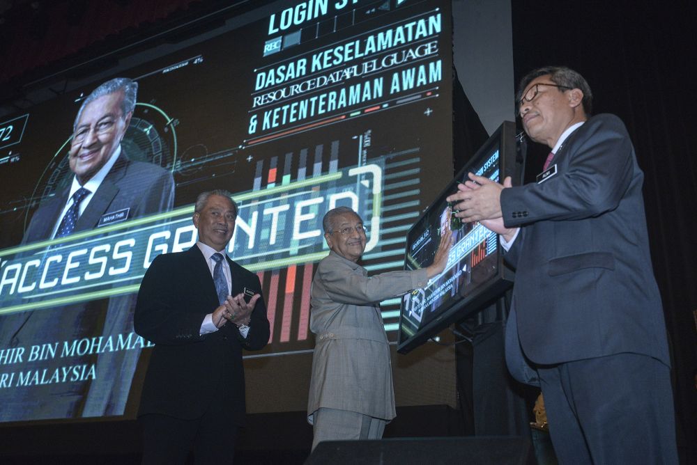 Tun Dr Mahathir Mohamad launches the Security and Public Order Policy at the Home Ministry in Putrajaya October 3, 2019. u00e2u20acu201d Picture by Shafwan Zaidon