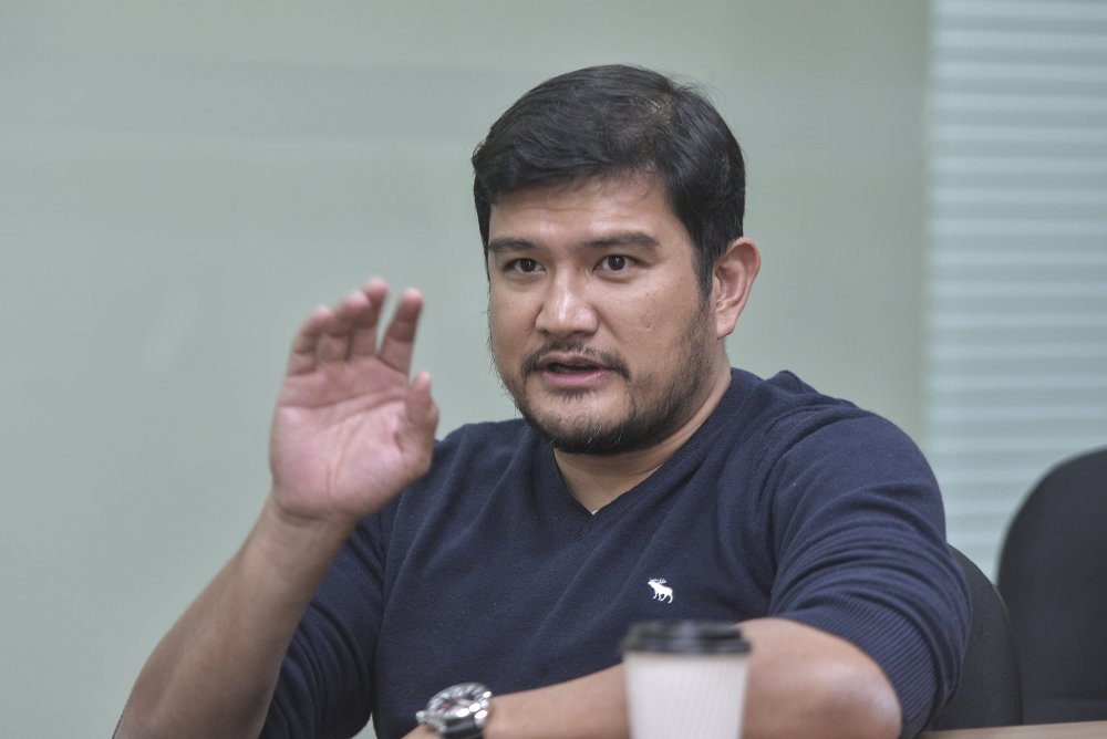 AirAsia X chief executive officer Benyamin Ismail speaks during an interview with Malay Mail in Petaling Jaya October 31, 2019. u00e2u20acu2022 Picture by Shafwan Zaidon