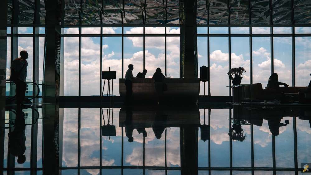 According to Mulia Property Development Sdn Bhd, the building has 2.6 million square feet of lettable space and they have secured 20 per cent occupancy with approximately 500,000 square feet. ― Picture via Soyacincau