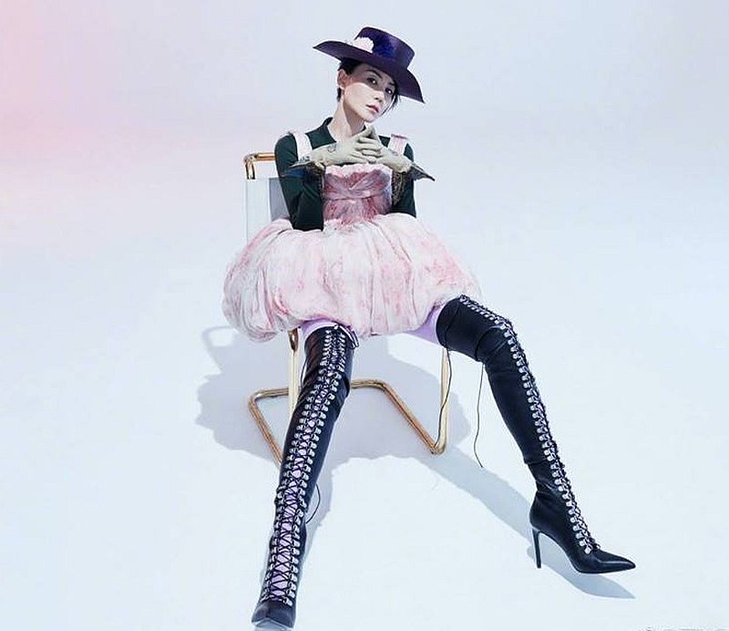 Queen of Cantopop Faye Wong set tongues wagging after she was spotted leaving the apartment of her ex-husband Li Yapeng at Beijing recently. u00e2u20acu201d Photo via Facebook/Faye Wong