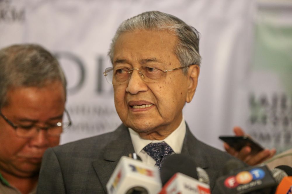 Prime Minister Tun Dr Mahathir Mohamad delivers his speech at the 22nd Annual General Meeting of the National Smallholders Farming Association in Ampang October 17, 2019. u00e2u20acu201d Picture by Firdaus Latif