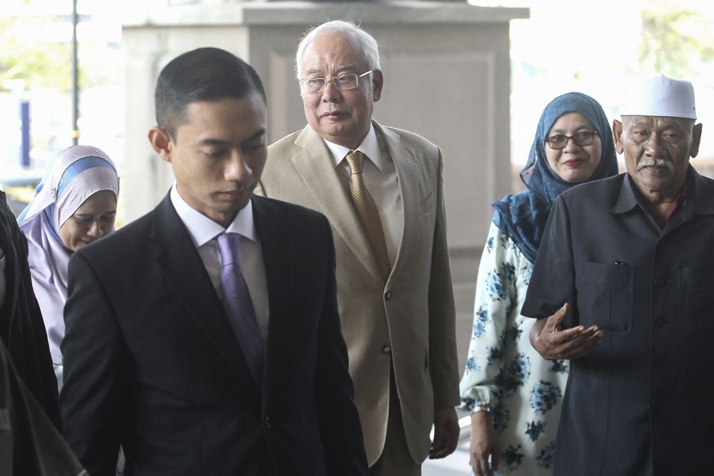 Datuk Seri Najib Tun Razak arrives at the Kuala Lumpur High Court October 1, 2019. u00e2u20acu201d Picture by Miera Zulyanann
