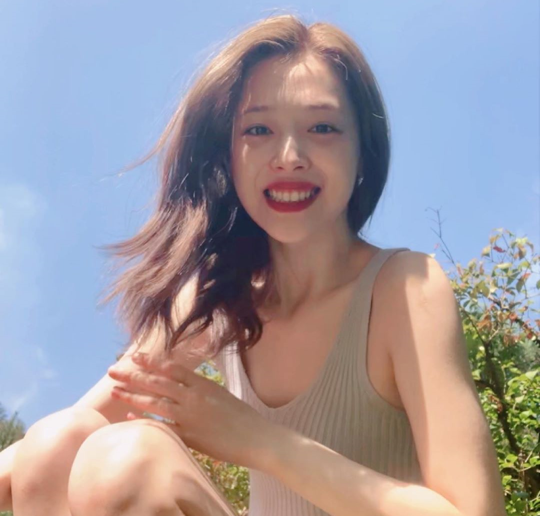 SM Entertainment, the agency handling South Korean actress and singer Sulli, will allow fans to pay their last respects to their idol. u00e2u20acu201d Picture via Instagram