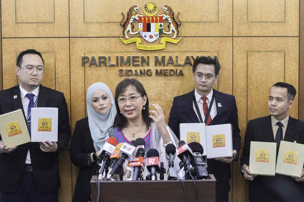 Primary Industries Minister Teresa Kok speaks during a press conference in Parliament on October 24, 2019. u00e2u20acu2022 Picture by Miera Zulyana