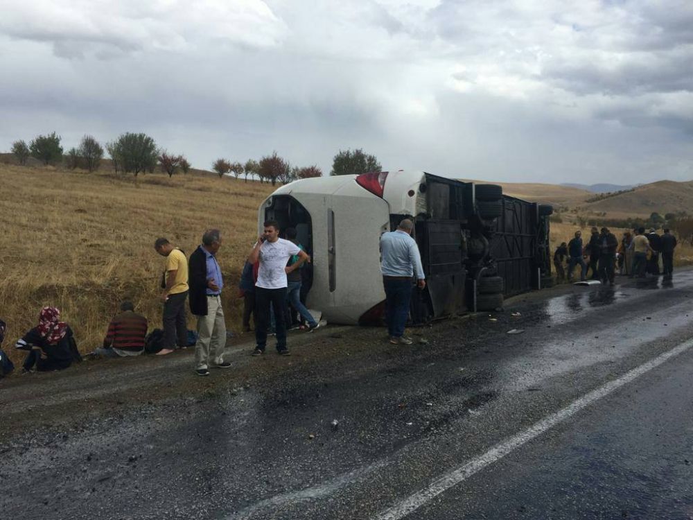 The bus crash took place at Afyonkarahisar, causing one death while 10 more people were injured. u00e2u20acu201d Picture via Facebook