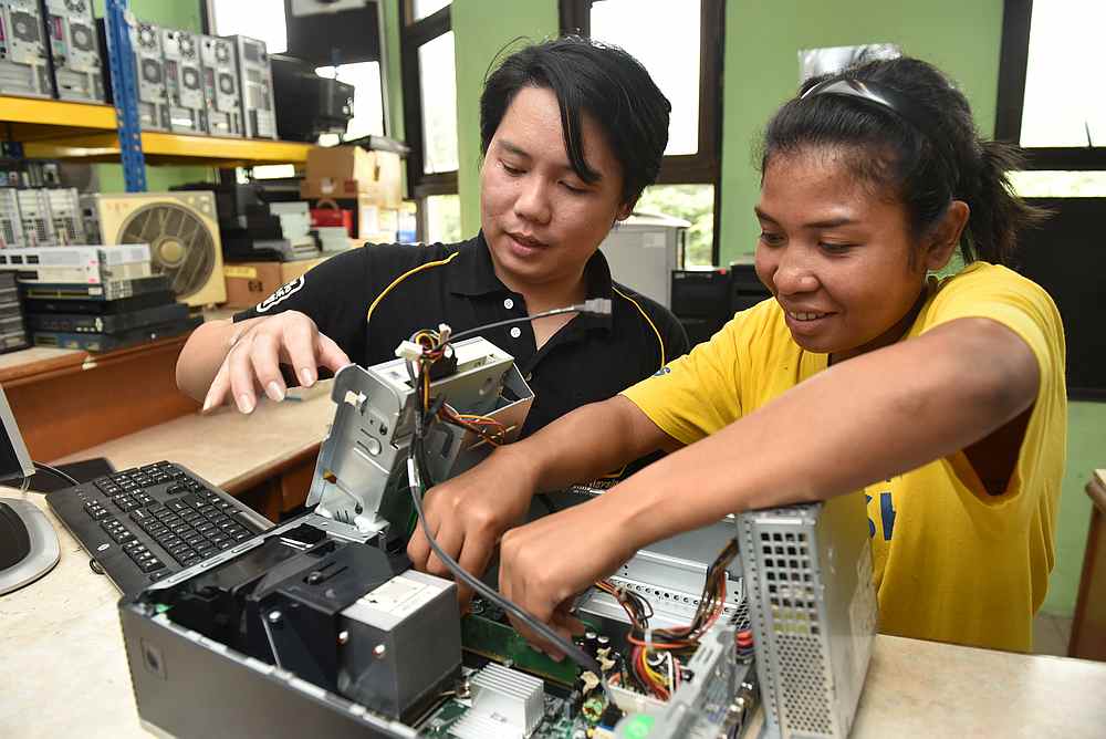 U Mobile Multimedia is looking at potentially collaborating with SOLS 24/7 on its Green Tech initiative, which refurbishes computers or devices into Chromebooks. u00e2u20acu201d Picture courtesy of U Mobile