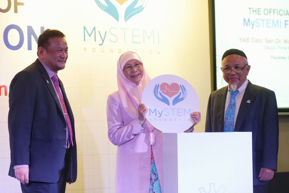 Deputy Prime Minister Datuk Seri Wan Azizah Wan Ismail officiates the launch of MyStemi Foundation in Kuala Lumpur October 3, 2019. u00e2u20acu201d Picture by Ahmad Zamzahuri
