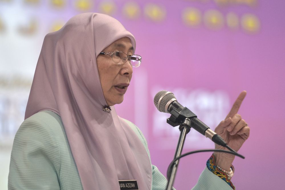 Datuk Seri Wan Azizah Wan Ismail delivers her speech during a  World Sight Day event in Putrajaya October 10, 2019. u00e2u20acu201d Picture by Shafwan Zaidon