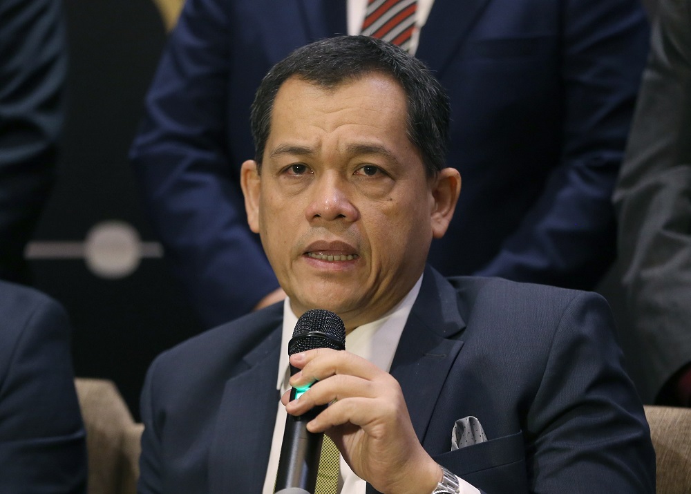 FAM president Datuk Hamidin Mohd Amin talk to the press after meeting with FAM members at the Palace of Golden Horses in Seri Kembangan November 12, 2018. u00e2u20acu201d Malay Mail pic