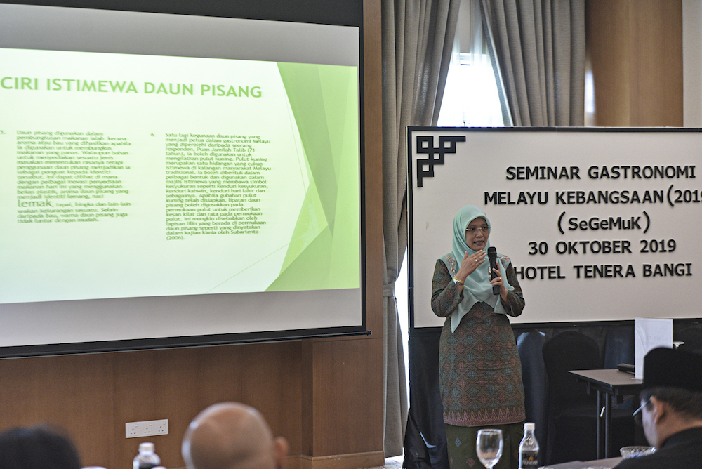 Ros Mahwati Ahmad Zakaria speaks during the Seminar Gastronomi Melayu Kebangsaan 2019 in Bangi October 30, 2019. — Picture by Shafwan Zaidon 