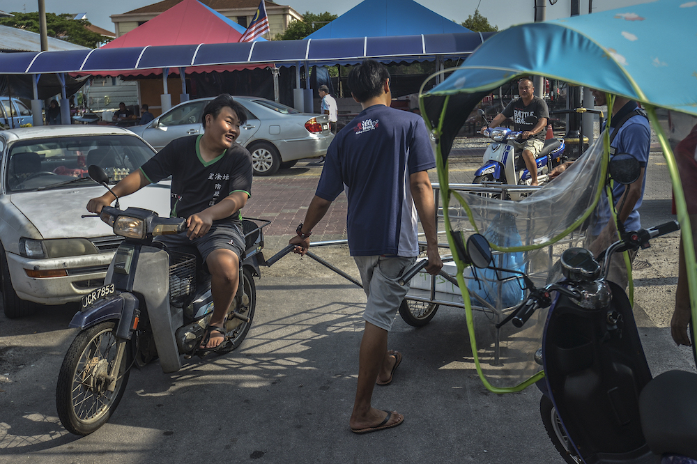 With the Chinese community accounting for 42 per cent of the Tanjung Piai electorate, their apathy and dissatisfaction could be fatal to the PH’s defence of the seat. — Picture by Shafwan Zaidon