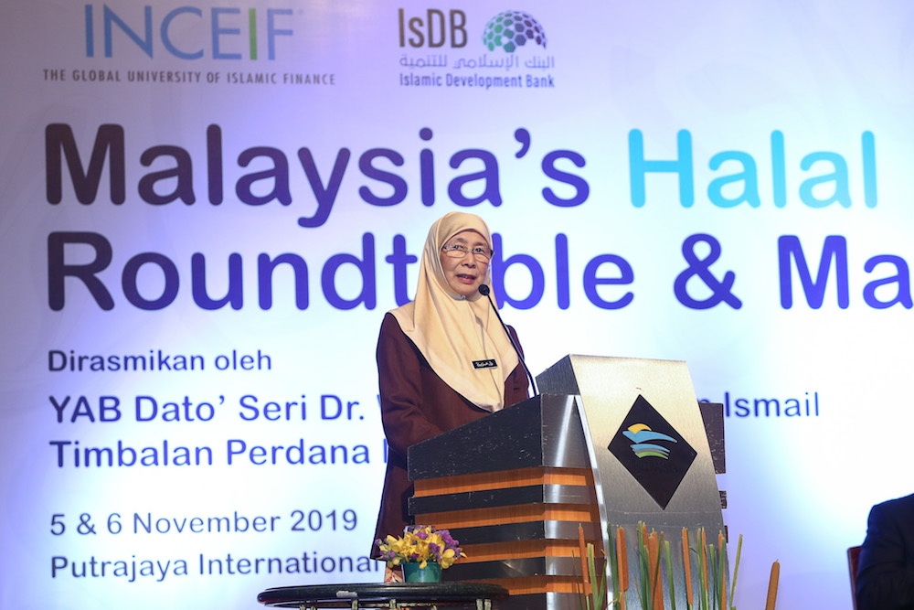 Deputy Prime Minister Datuk Seri Dr Wan Azizah Wan Ismail speaks during Malaysiau00e2u20acu2122s Halal Inclusion Roundtable and Masterclass in Putrajaya November 5, 2019. u00e2u20acu201d Picture by Yusof Mat Isa