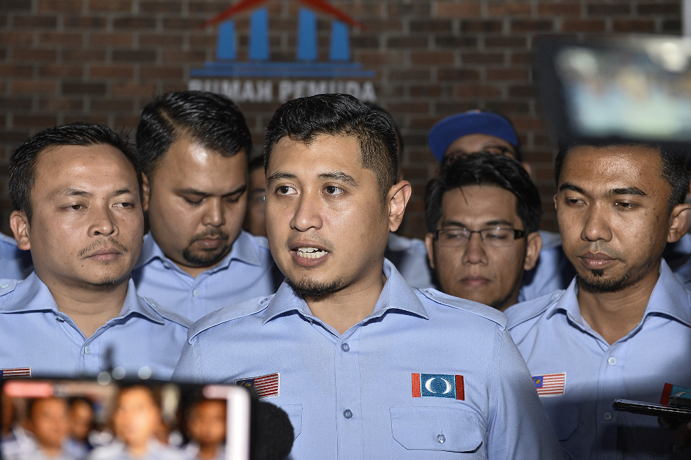 PKR Youth deputy chief Muhammad Hilman Idham speaks to reporters after PKR Youth Congress Meeting at Shah Alam on November 20, 2019. u00e2u20acu201d Picture by Miera Zulyana