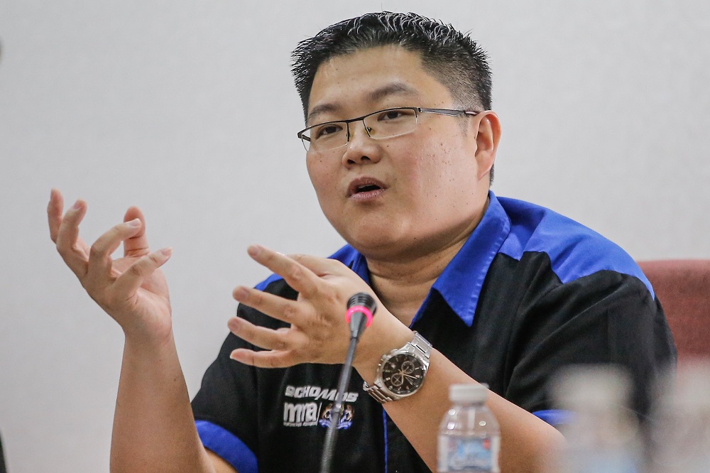 MMAu00e2u20acu2122s Section Concerning House Officers, Medical Officers and Specialists chairman Dr Kevin Ng speaks during a press conference at Malaysian Medical Association headquarters in Kuala Lumpur November 13, 2019. u00e2u20acu201d Picture by Hari Anggara