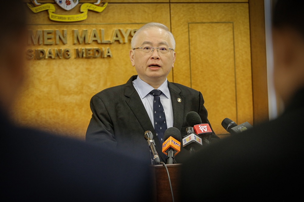 Ayer Hitam MP Datuk Seri Wee Ka Siong speaks to reporters at the Parliament Lobby in Kuala Lumpur November 14, 2019. u00e2u20acu201d Hari Anggara