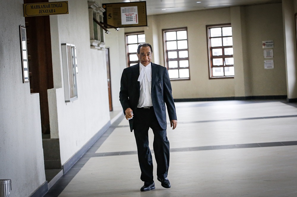 Lead prosecutor Datuk V. Sithambaram arrives at the Kuala Lumpur Court Complex November 15, 2019. — Picture by Hari Anggara